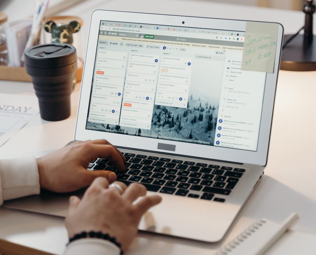 pexels-cottonbro-7439134Project management Tool